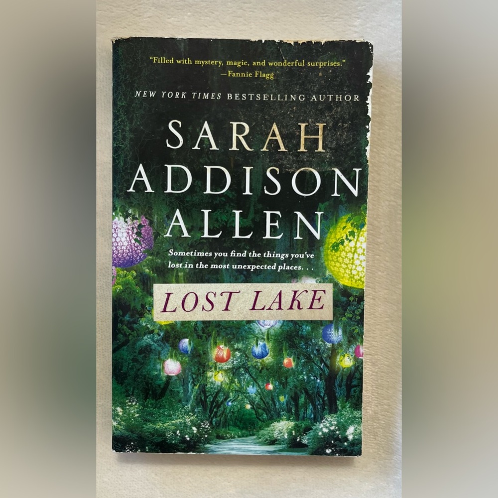 5/$7 📚 Lost Lake by Sarah Addison Allen